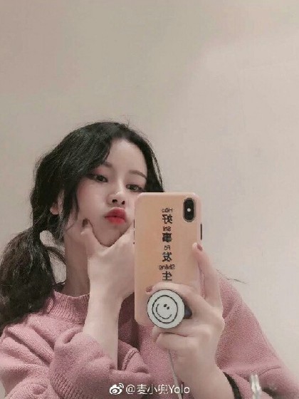 校霸爱上呆萌班花吖